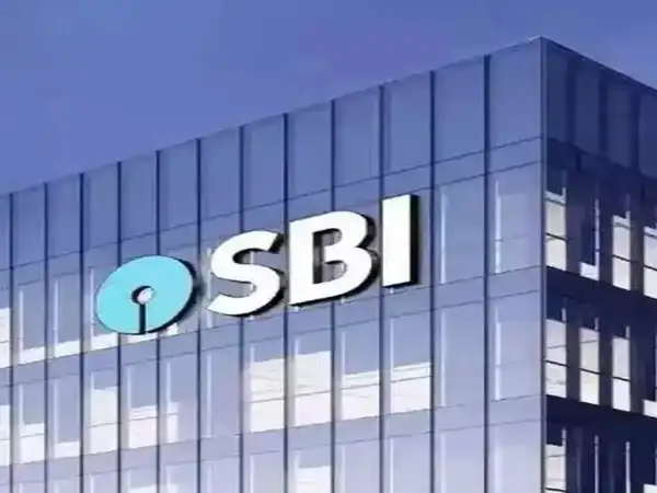 🏦 State Bank of India’s Q4 Profit Declines 10% as Net Interest Margin Contracts