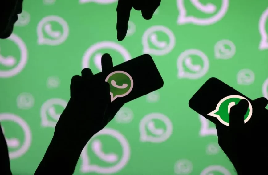WhatsApp Introduces AI-Generated Wallpapers and Tests Threaded Replies
