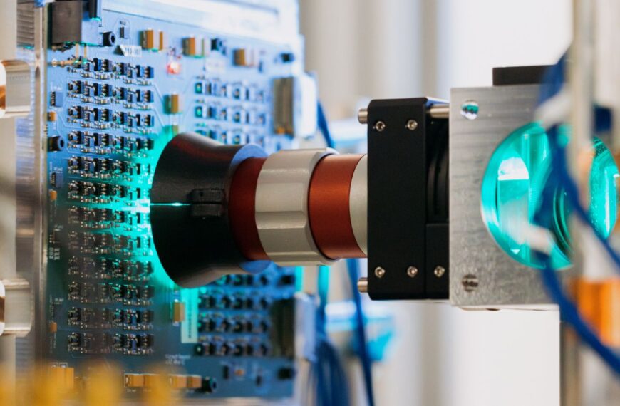 Microsoft’s Light-Based Computer: Reviving 80-Year-Old Tech to Power the Future of AI